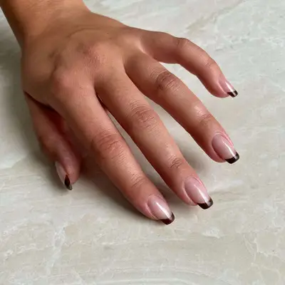 Simple brown square French mani 
