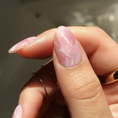Rose quartz stone pink nail design
