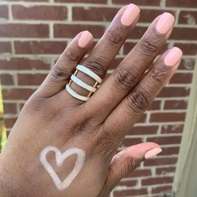 Peachy pink manicure