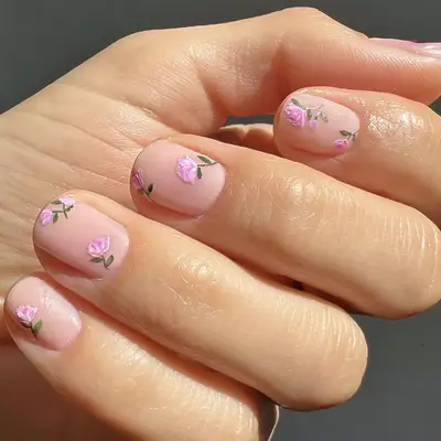 manicure with pink roses