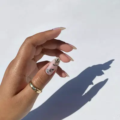 manicure with vines and greenery