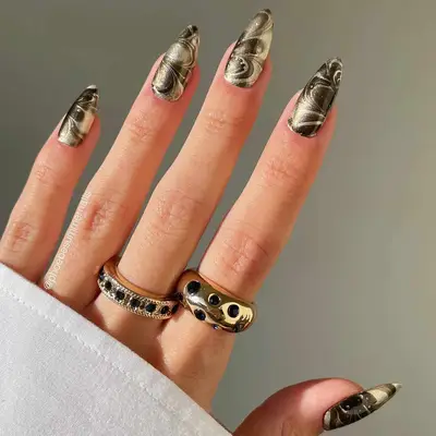 chrome swirl nails