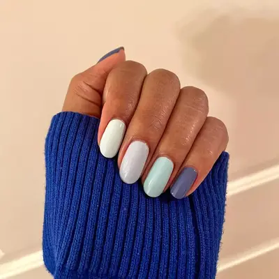 Blue gradient nails
