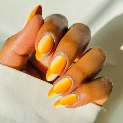 Orange optical illusion gradient nails