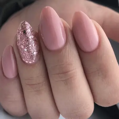 Blush pink manicure with rose gold foil glitter accent nail