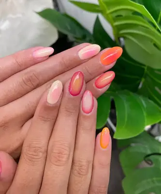 bullseye ombre peach nails