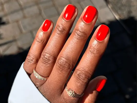 short red nails