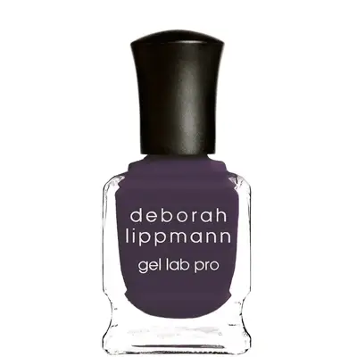 Dark purple nailpolish
