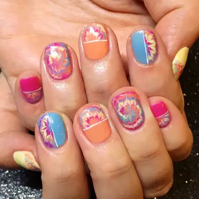 tie-dye halfsies nails
