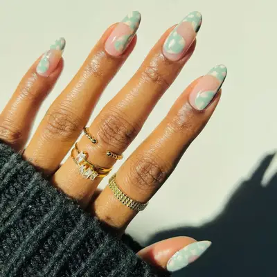 Matcha and Oat-Colored Checker Swirl Nails 