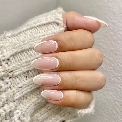 Nude nails with white outline