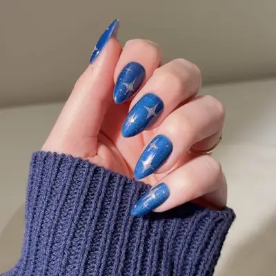 Blue glitter jelly nails with star detail