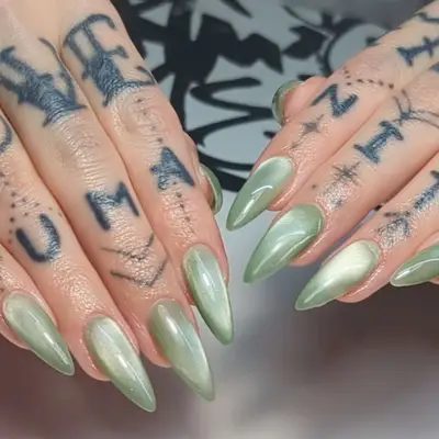cat eye pistachio green nails