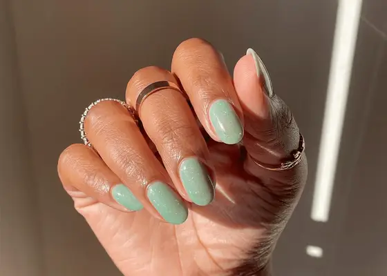 short pistachio green jelly nails
