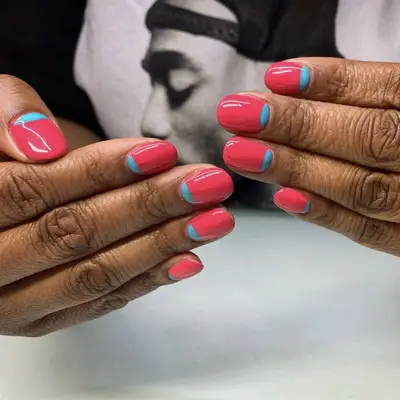 hot pink nails with blue base