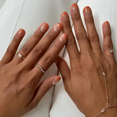 orange ombré short nails 
