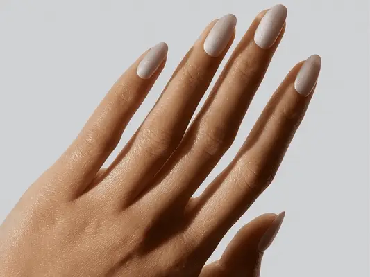pearly manicure 