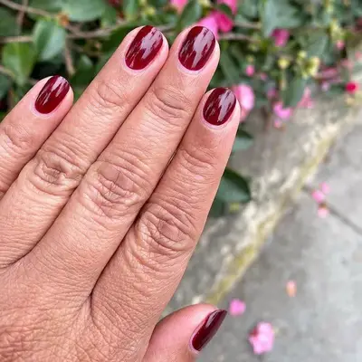 Red wine-colored manicure