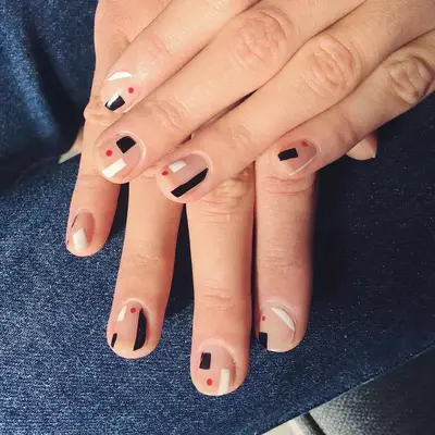 Geometric negative space nail design