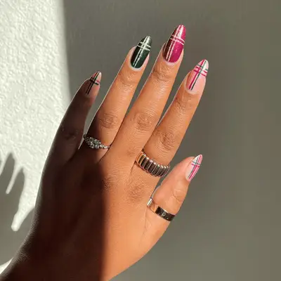 Matte Evergreen Nails - MYM Beauty Short Christmas Nails 