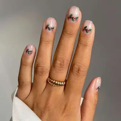 Minimalist Holly Nails