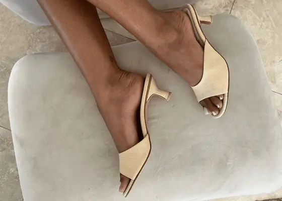 9 couleurs de pédicure tendance pour l'automne 2024