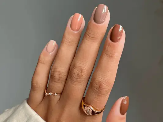 short brown gradient nails