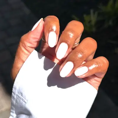 white almond-shaped manicure