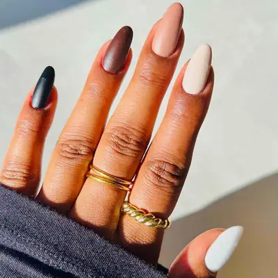 neutral gradient manicure