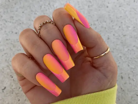 Jak zkrátit akrylové nehty doma, podle profesionálních umělců nehtů