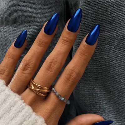 blue chrome nails