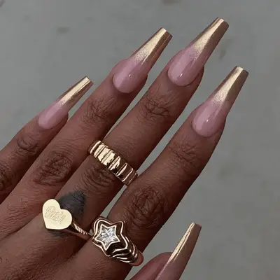 golden champagne nails