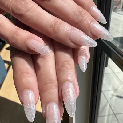 Kristen Wiig sparkly long nails