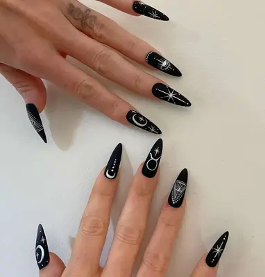 Witchy black nails