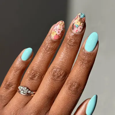 Tiny flowers accent nails mixed with French mani