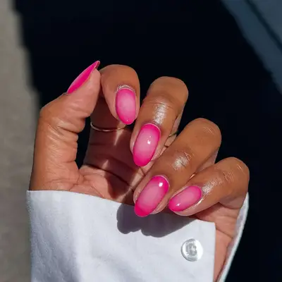 Fuchsia aura manicure