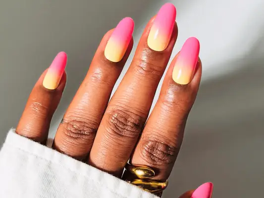 19 Pomysły na paznokcie żelowe na czerwiec, które umieściły nas w letnim stanie umysłu