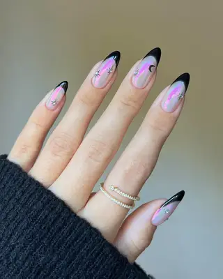 Holographic chrome French manicure. 