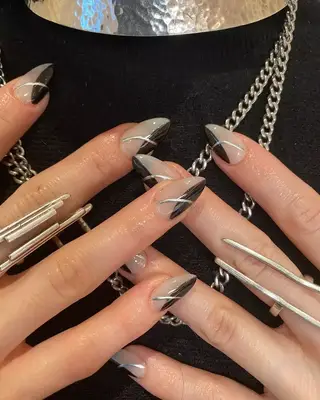 Side swoop French manicure nail art. 