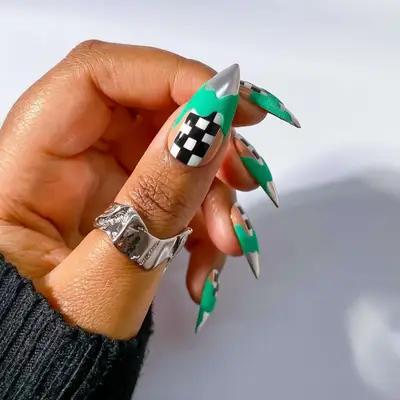 Nostalgic ‘90s Pastel Check Nails