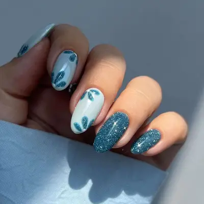 blue purple velvet nails