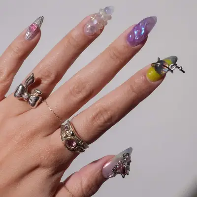 3D nails with double charms