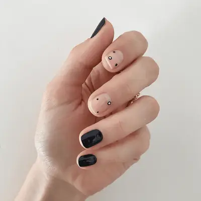 black and white nails