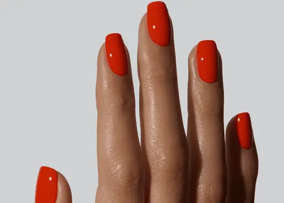 Te 12 mocnych kolorów lakieru do paznokci będą wszędzie w czerwcu