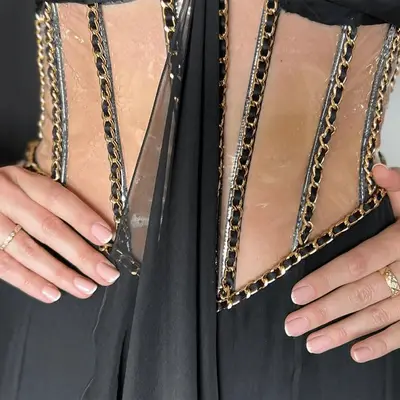 Micro French manicure 