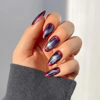 blue velvet nails with burgundy perimeter