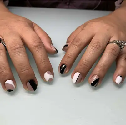 Black and White short nails