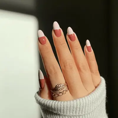 Two-toned pink nails