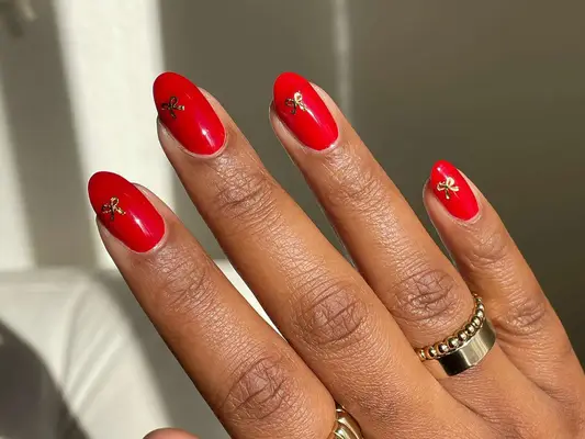 19 Idéias de unhas de férias para a manicure de festa perfeita