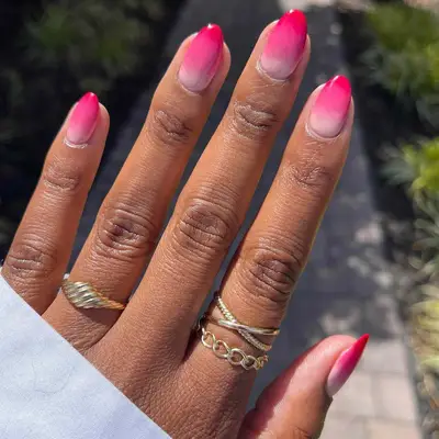 Neutral to hot pink ombre lip gloss nails design